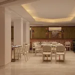 Eiffel Blomet Hotel