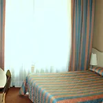 Eiffel Blomet Hotel 4*