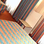 Hotel Eiffel Blomet Paris