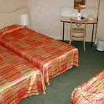 Hotel Eiffel Blomet Paris