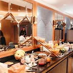 Eiffel Blomet Hotel