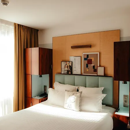 Hotel Eiffel Blomet Parijs