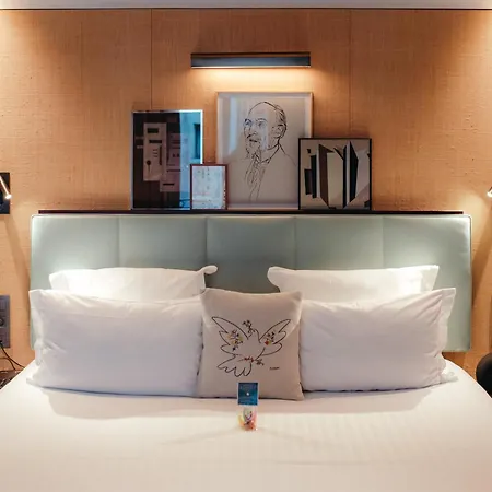 Eiffel Blomet Hotel