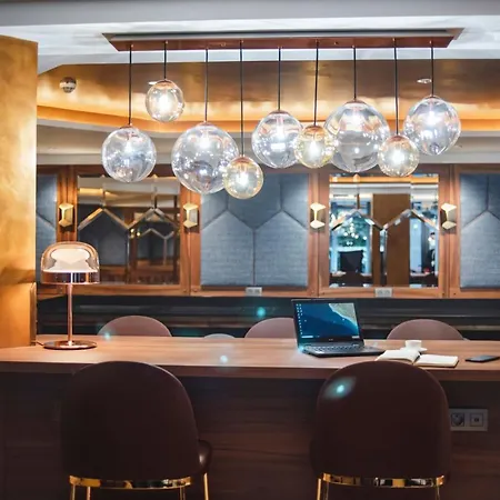 Eiffel Blomet Hotel 4*