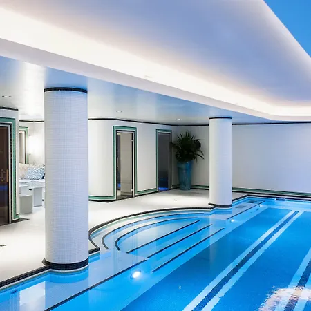 埃菲尔布洛梅特酒店