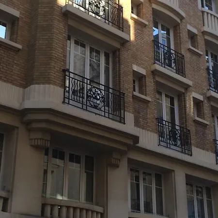 Hotel Eiffel Blomet 4*