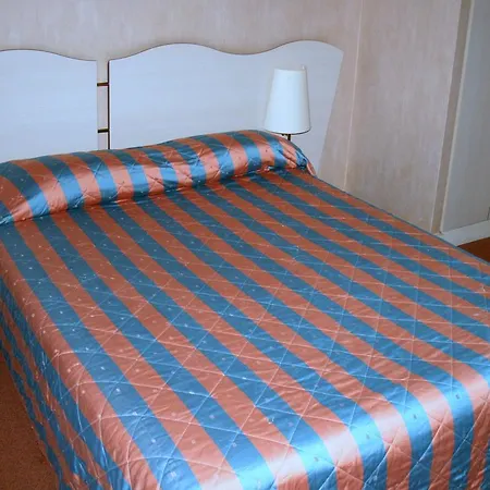 Eiffel Blomet 4* Paris