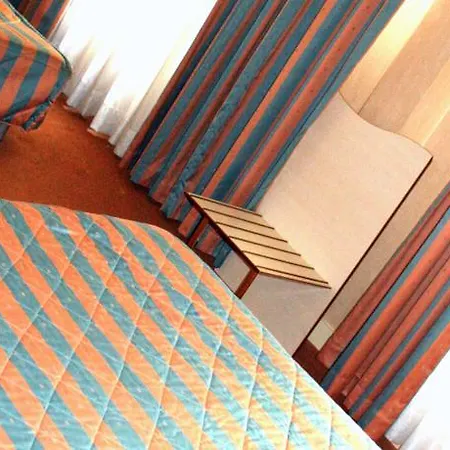 Hotel Eiffel Blomet Paris