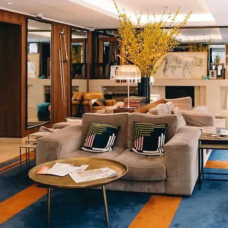 埃菲尔布洛梅特酒店 4*