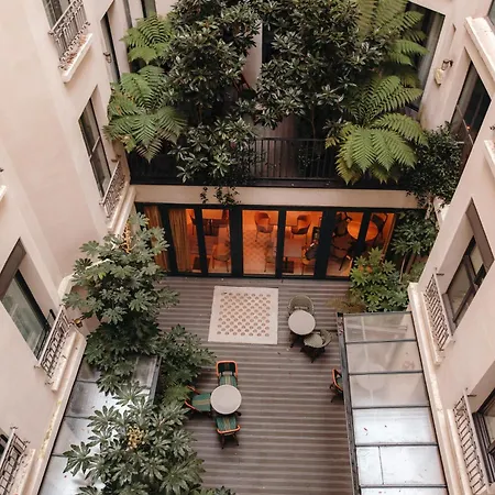 Eiffel Blomet 4*