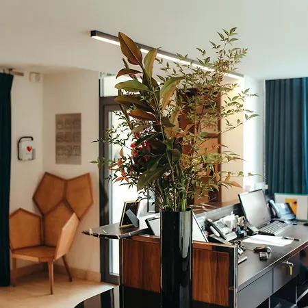 Eiffel Blomet 4* Paris