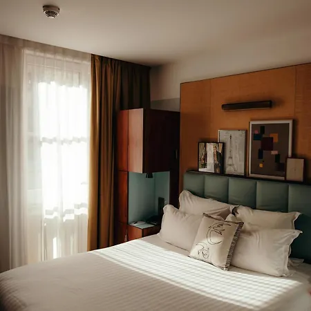 Eiffel Blomet 4* Paris