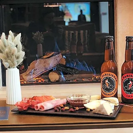 埃菲尔布洛梅特酒店 酒店