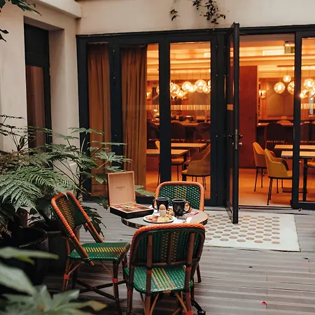Hotel Eiffel Blomet 4*