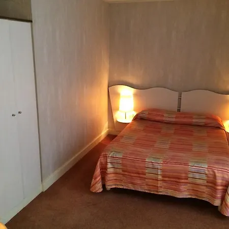 Hotel Eiffel Blomet Parigi