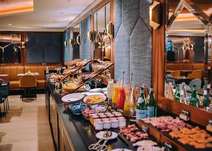 エッフェル ブロメ 4* パリ