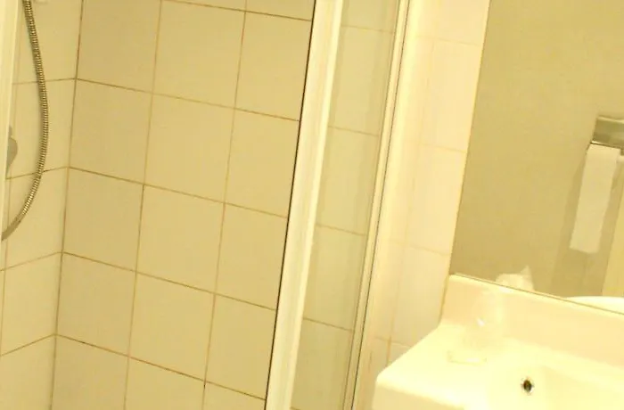 Hotel Eiffel Blomet 4*