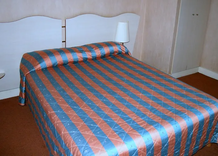 Eiffel Blomet 4* Paris