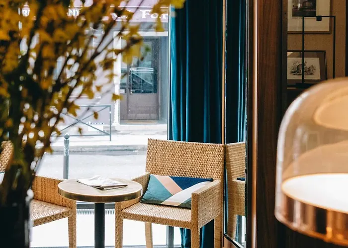 Eiffel Blomet Hotel Paris