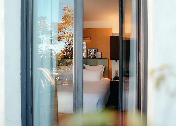 Eiffel Blomet Hotel 4*