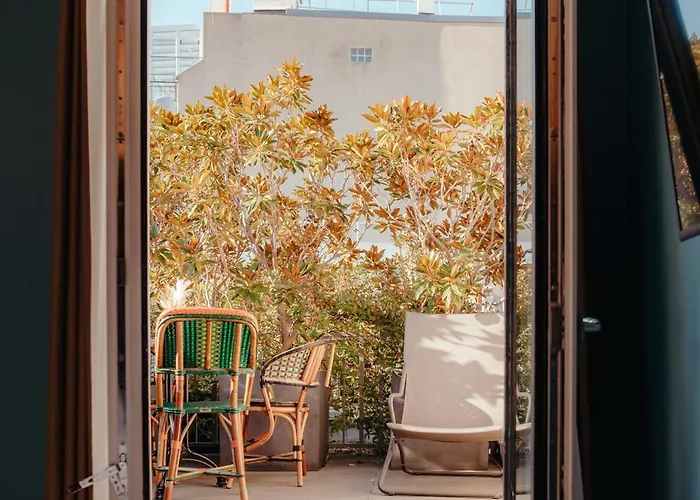 Hotel Eiffel Blomet Paris