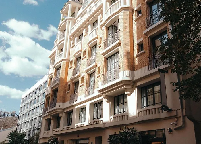 Eiffel Blomet 4* Париж