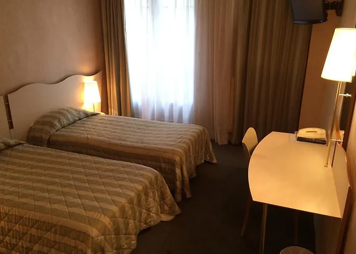 Hotell Eiffel Blomet Paris