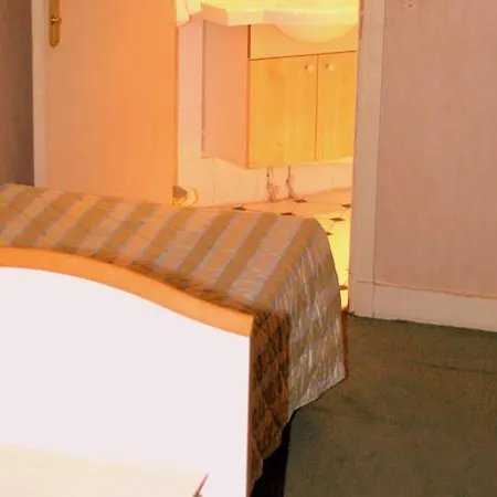 Eiffel Blomet 4* Paris