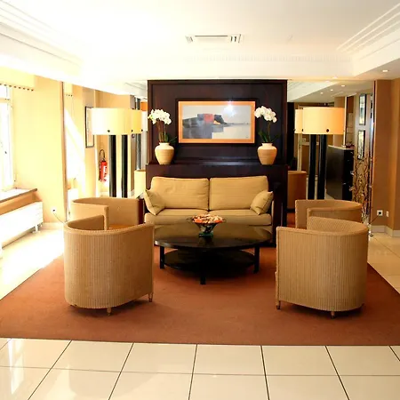 Eiffel Blomet Otel